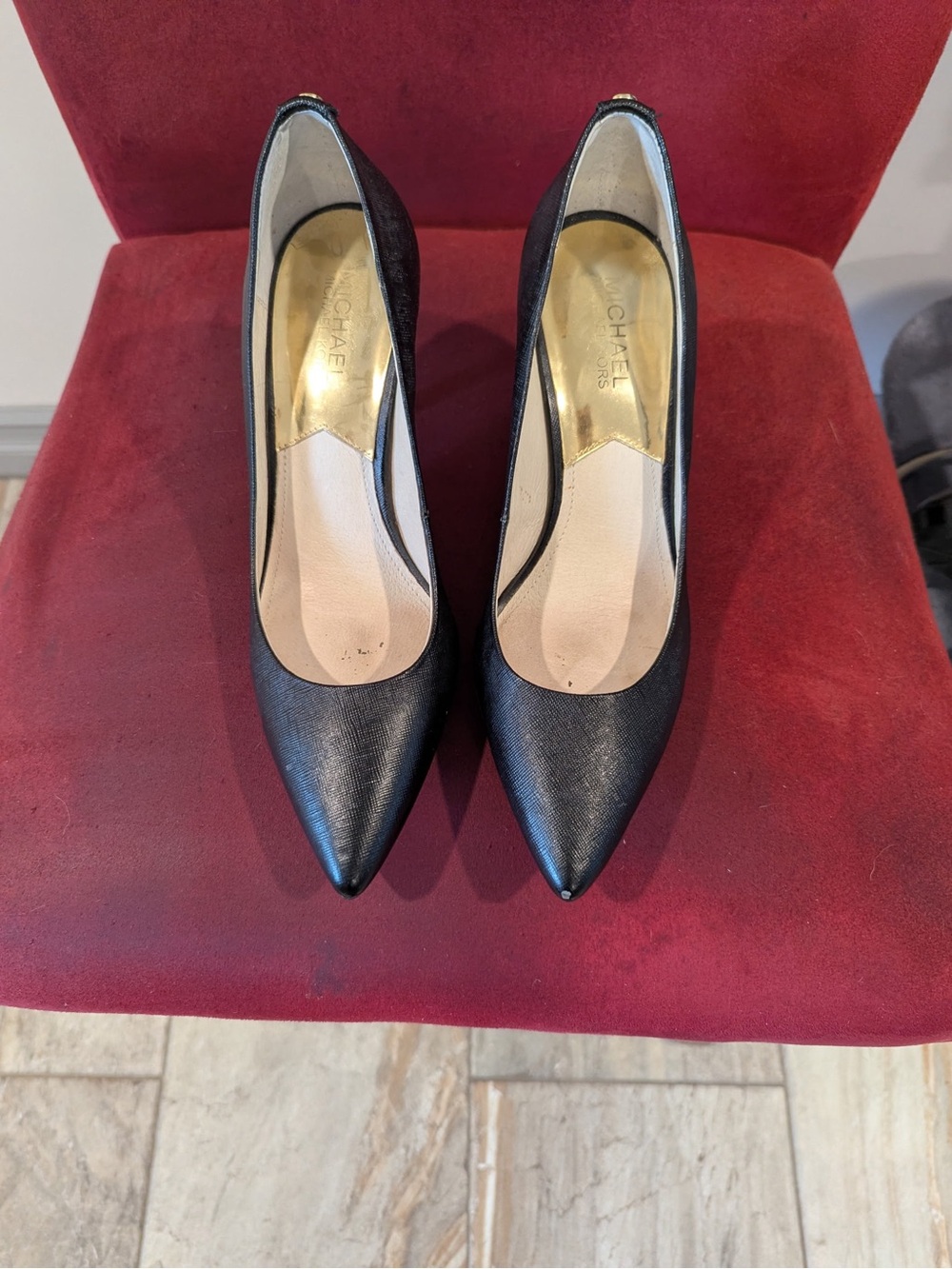 MICHAEL Michael Kors Black Pointed Leather Pumps